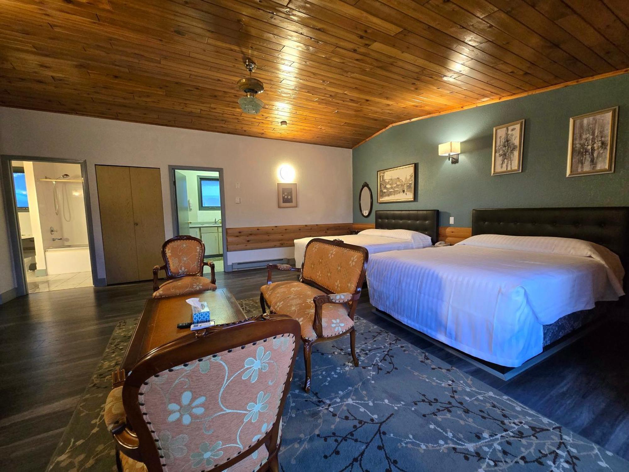 Alpine Inn Valemount Dış mekan fotoğraf