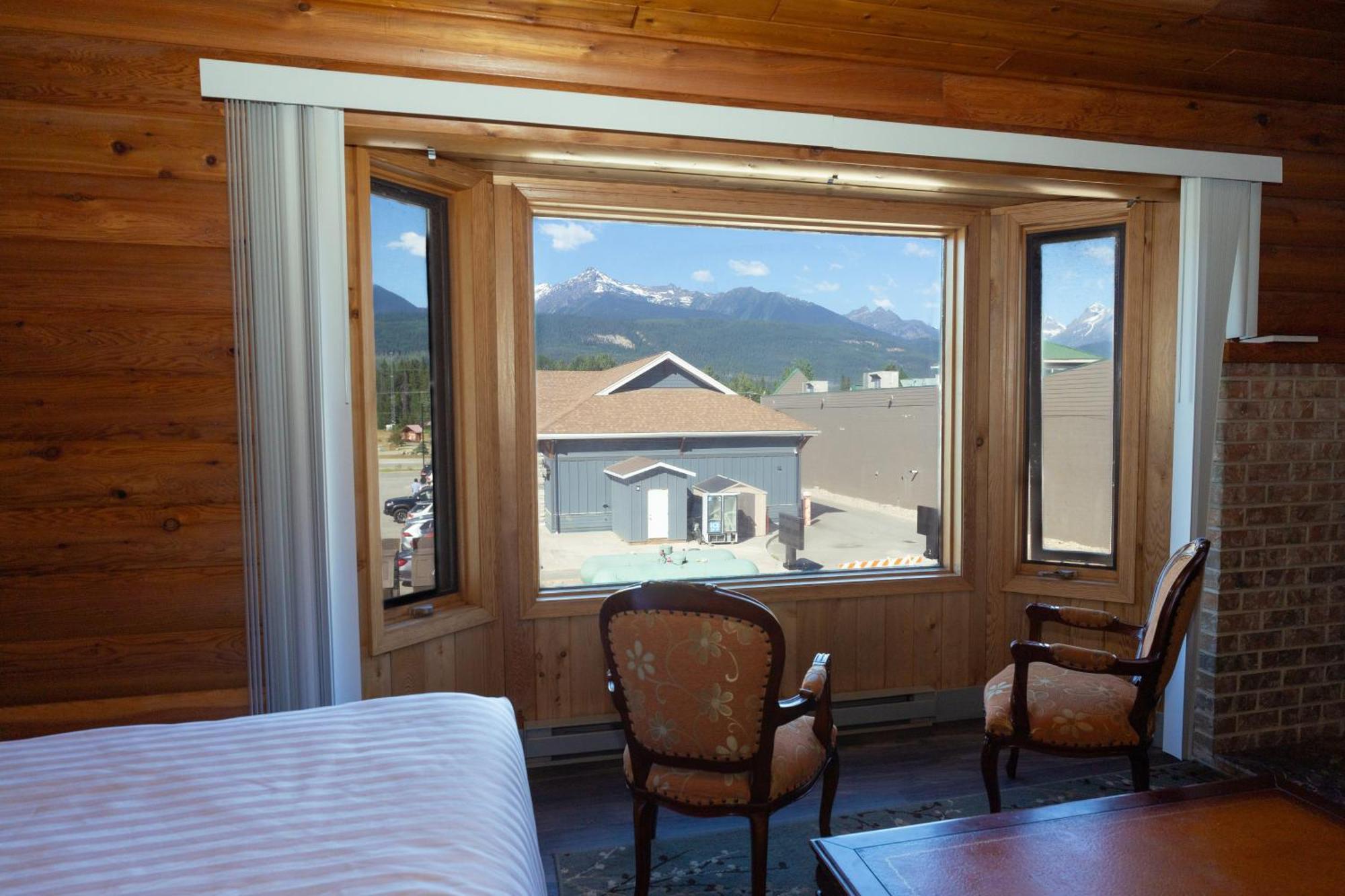 Alpine Inn Valemount Dış mekan fotoğraf